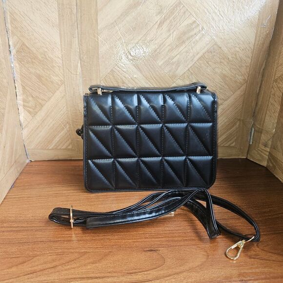 Brand New Black Quilted Crossbody Bag with Adjustable Strap - Picture 2 of 4